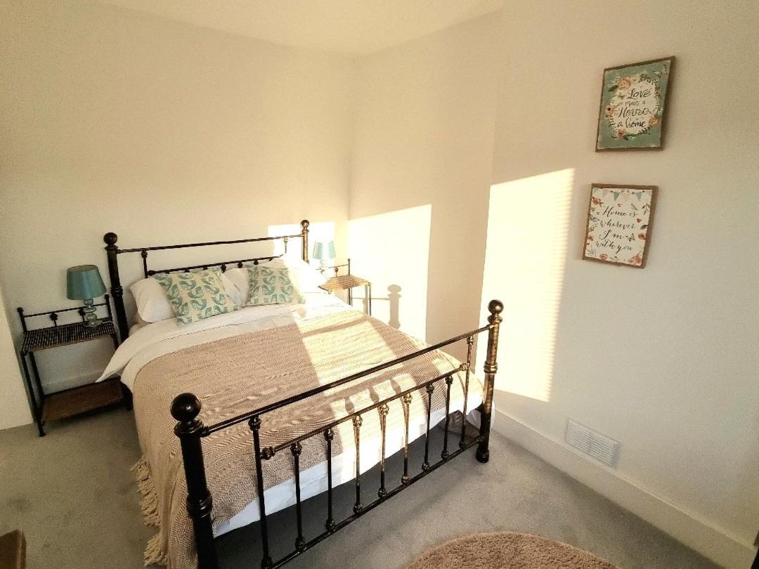 Hill View Villa Abertillery Exteriör bild